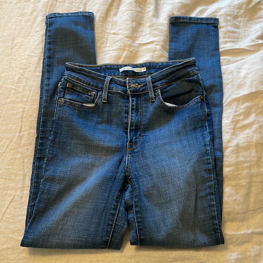 Levi’s 721 High Rise Skinny Jean